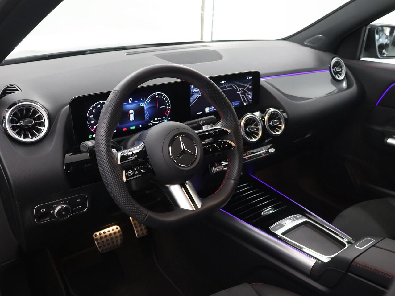 Mercedes-Benz GLA-KLASSE 250 e AMG Line | Trekhaak | Stoelverwarming | Winter pakket | Getint glas |