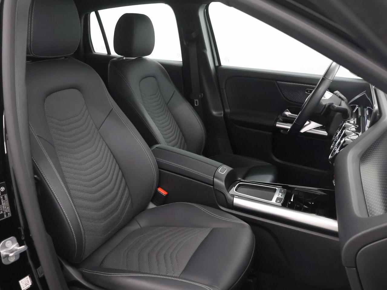 Mercedes-Benz GLA-KLASSE 250 e Luxury Line | Trekhaak | Winter pakket | Widescreen |