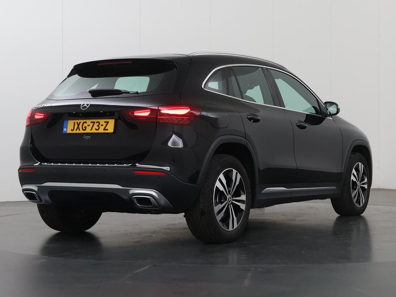 Mercedes-Benz GLA-KLASSE 250 e Luxury Line | Trekhaak | Winter pakket | Widescreen |