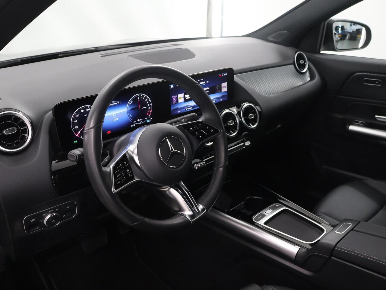 Mercedes-Benz GLA-KLASSE 250 e Luxury Line | Trekhaak | Winter pakket | Widescreen |