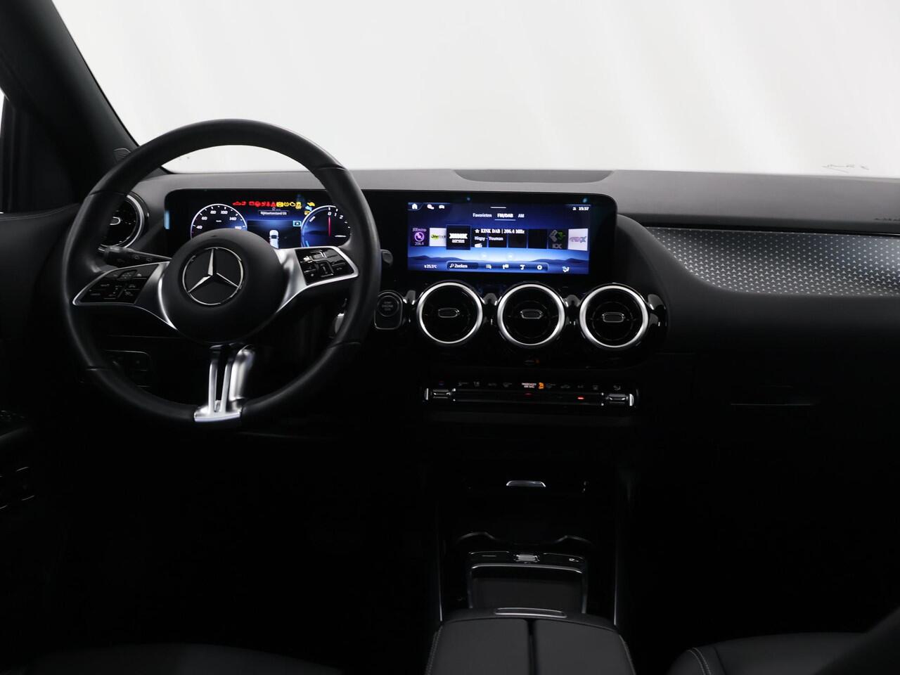 Mercedes-Benz GLA-KLASSE 250 e Luxury Line | Trekhaak | Winter pakket | Widescreen |