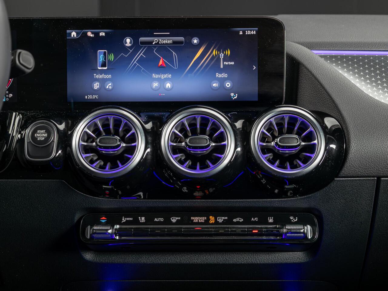 Mercedes-Benz GLA-KLASSE 250 e Luxury Line Panorama dak