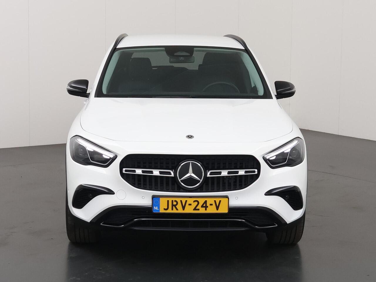 Mercedes-Benz GLA-KLASSE 250 e Star Edition Luxury Line | Night | Dakrails | Getint glas | Achteruitrijcamera | Stoelverwarming | Sfeerverlichting |