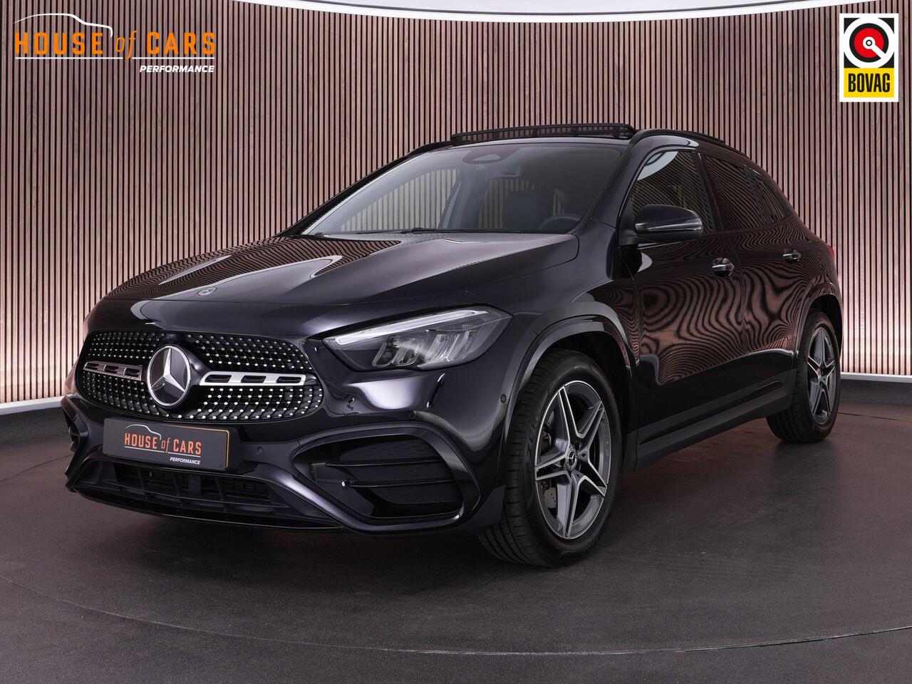 Mercedes-Benz GLA-KLASSE 200 AMG Line |dealer onderhouden|panoramadak|carbon interieur|Apple Carplay|trekhaak|stoelverwarming|parkeercamera|sfeerverlichting|19"|
