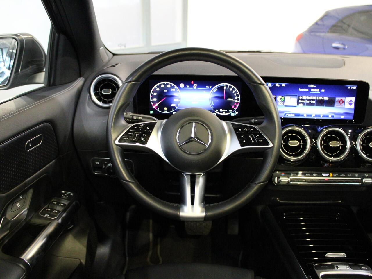 Mercedes-Benz GLA-KLASSE 250 e Luxury Line Panorama dak