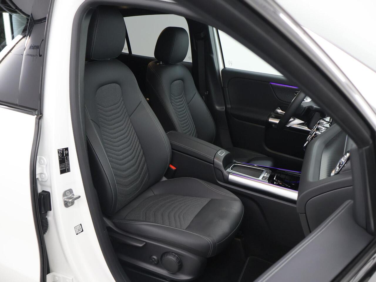 Mercedes-Benz GLA-KLASSE 250 e Luxury Line | Trekhaak | Multibeam | Getint glas | Widescreen | Stoelverwarming |