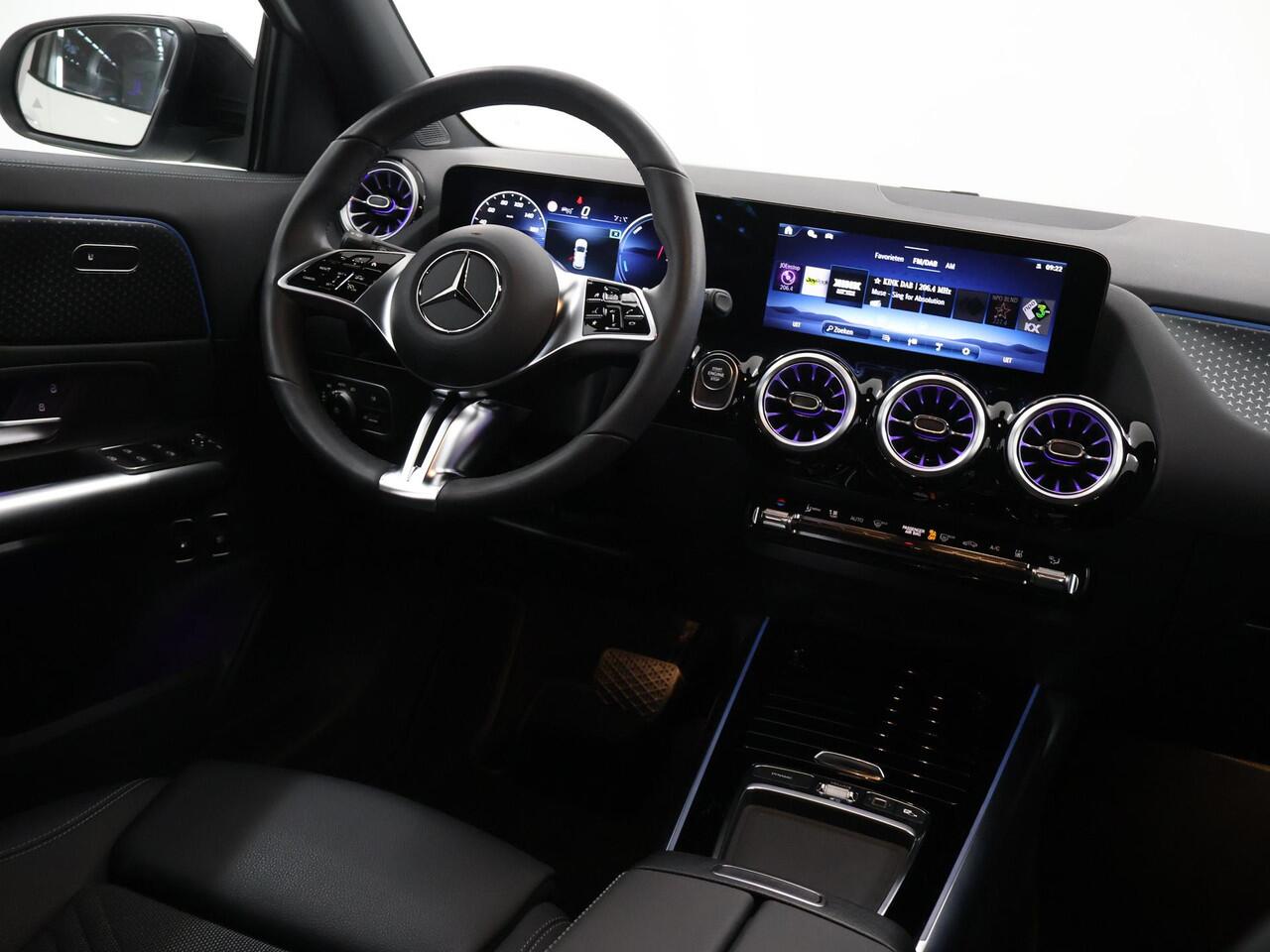 Mercedes-Benz GLA-KLASSE 250 e Luxury Line | Trekhaak | Multibeam | Getint glas | Widescreen | Stoelverwarming |