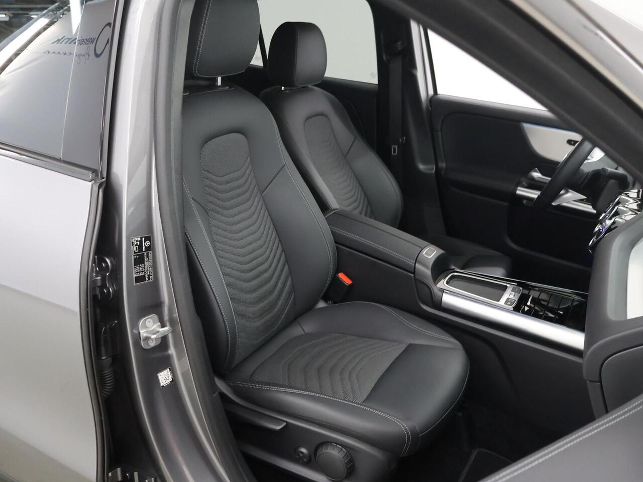 Mercedes-Benz GLA-KLASSE 250 e Luxury Line | Trekhaak | Night pakket | Apple carplay |