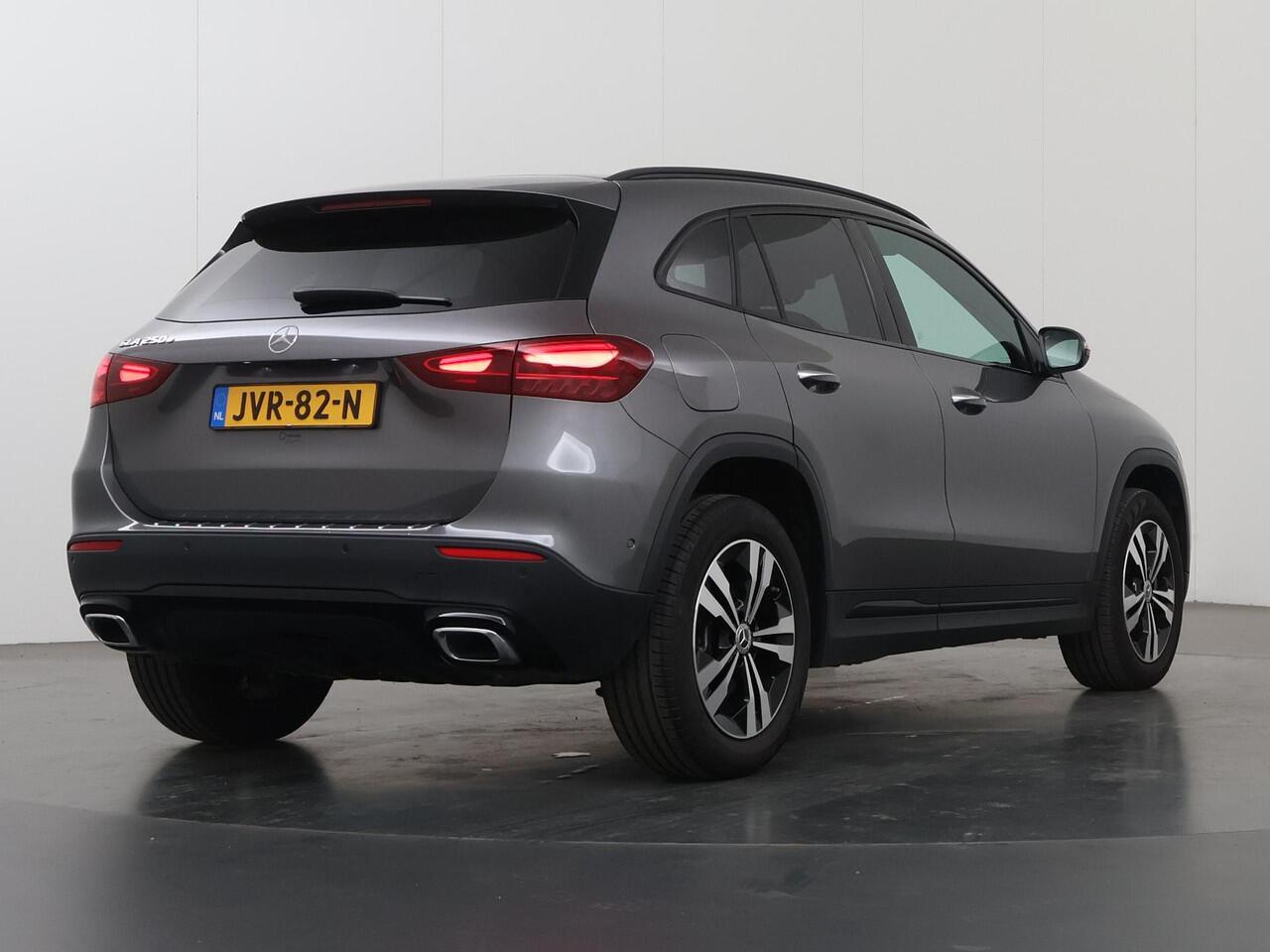 Mercedes-Benz GLA-KLASSE 250 e Luxury Line | Trekhaak | Night pakket | Apple carplay |