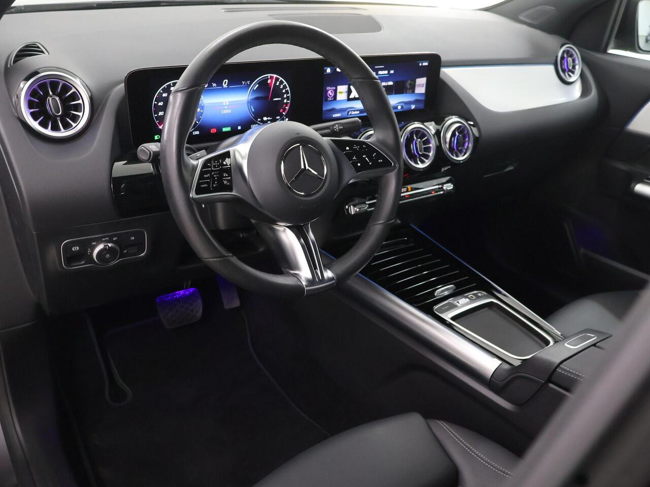Mercedes-Benz GLA-KLASSE 250 e Luxury Line | Trekhaak | Night pakket | Apple carplay |