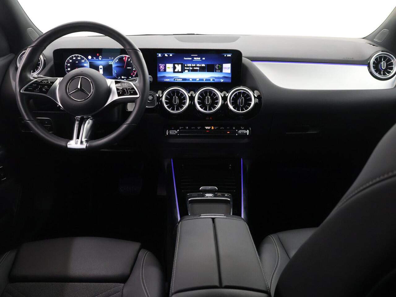 Mercedes-Benz GLA-KLASSE 250 e Luxury Line | Trekhaak | Night pakket | Apple carplay |