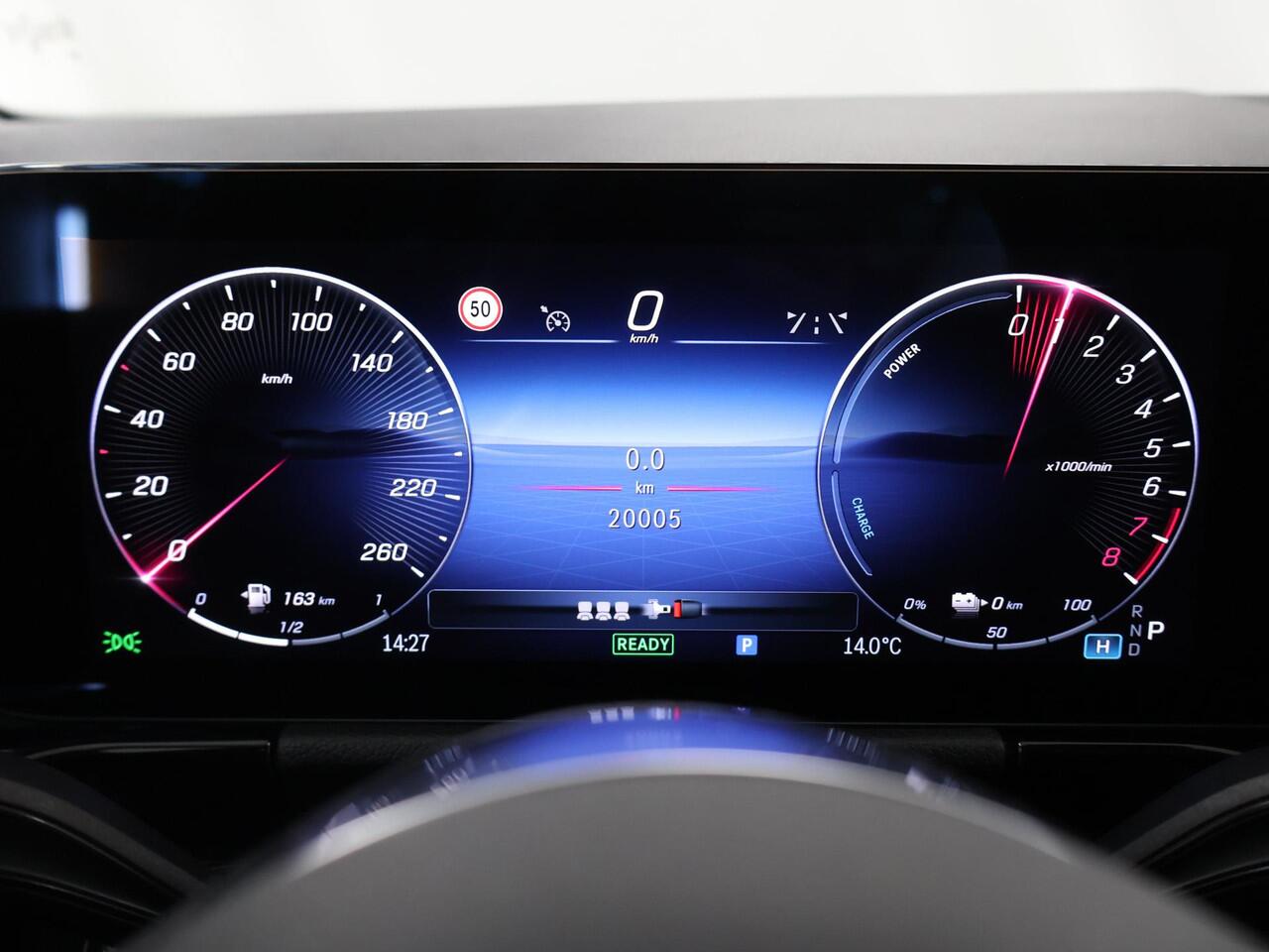 Mercedes-Benz GLA-KLASSE 250 e Luxury Line | Trekhaak | Verwarmd stuur | Stoelverwarming |