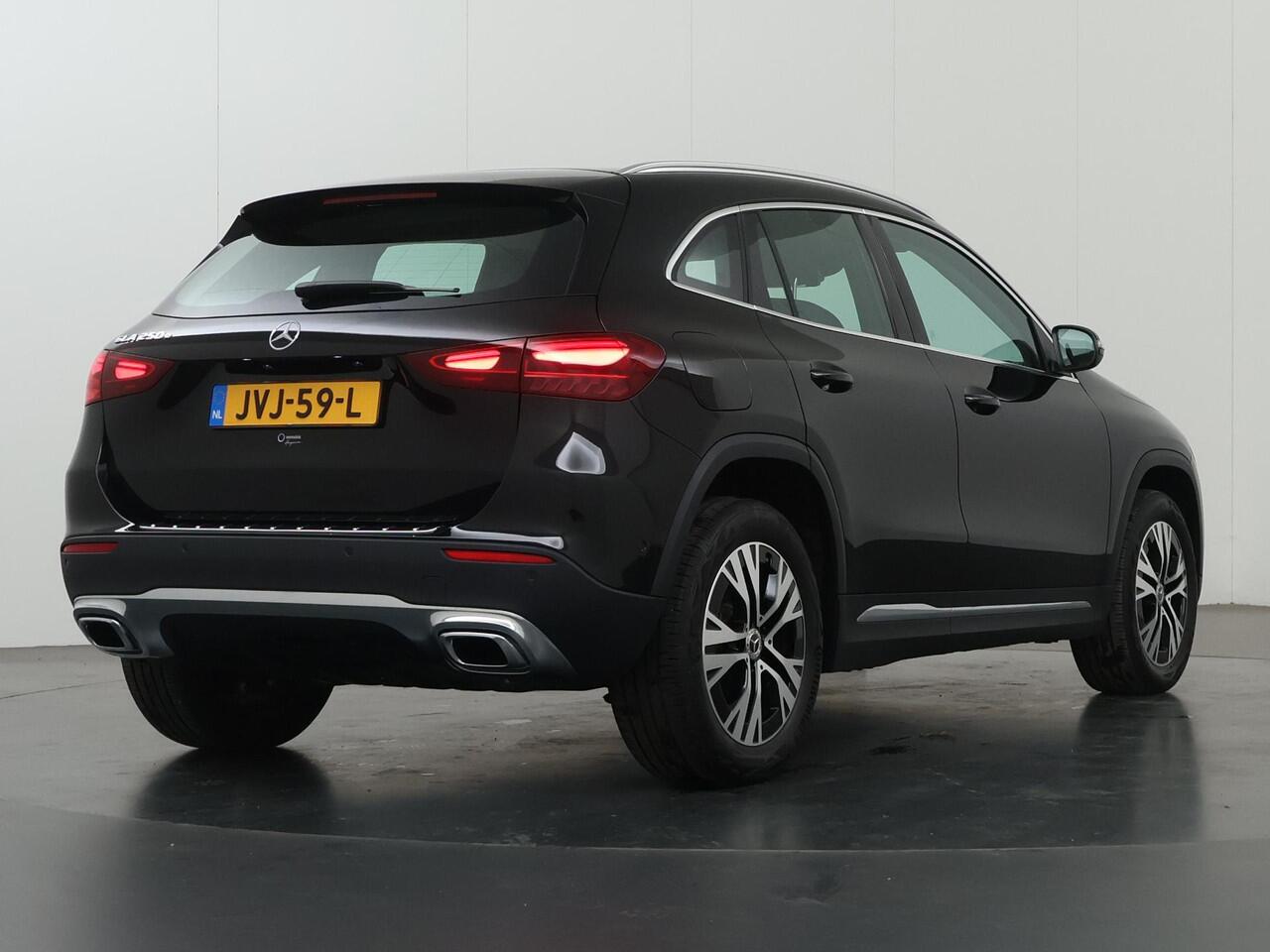 Mercedes-Benz GLA-KLASSE 250 e Luxury Line | Trekhaak | Verwarmd stuur | Stoelverwarming |