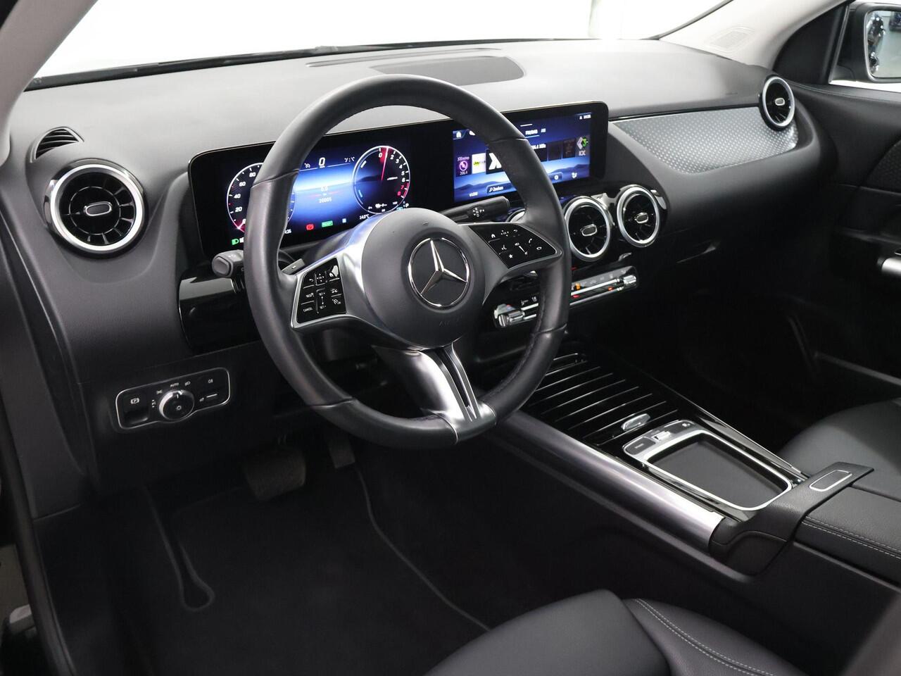 Mercedes-Benz GLA-KLASSE 250 e Luxury Line | Trekhaak | Verwarmd stuur | Stoelverwarming |