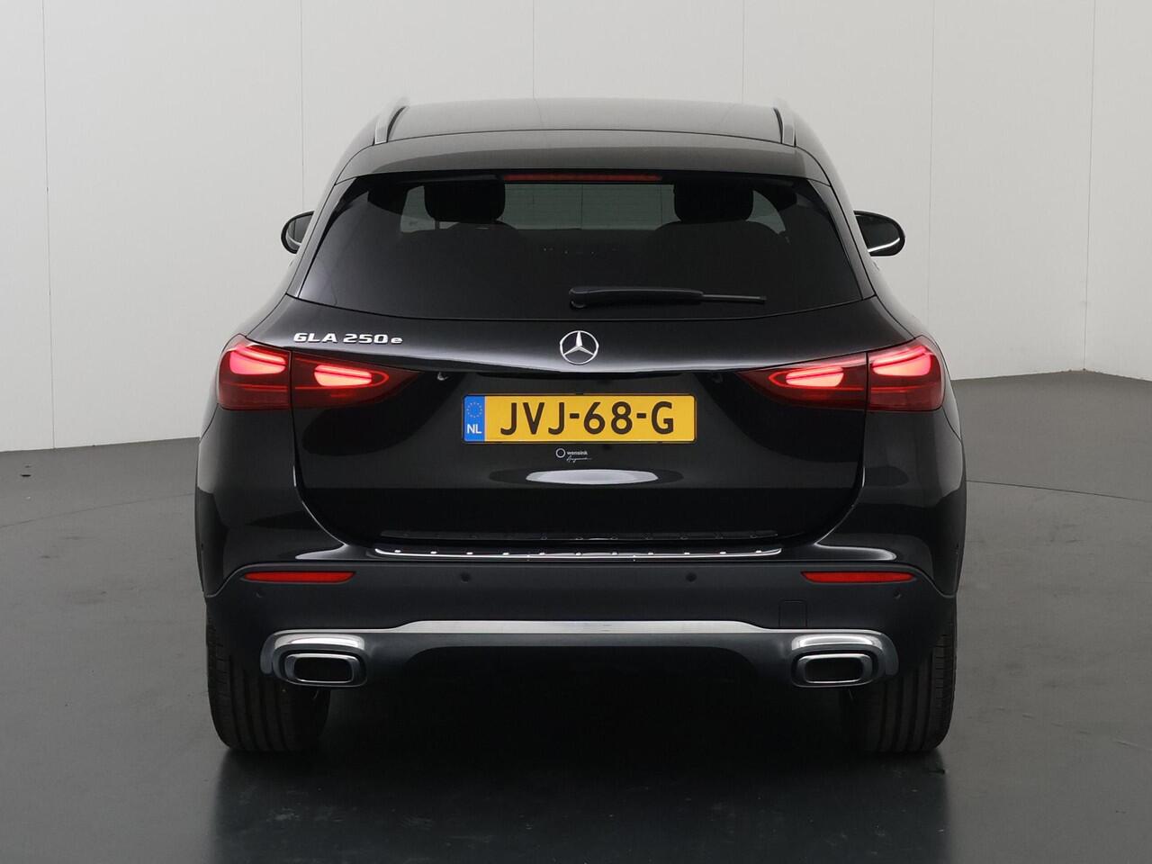 Mercedes-Benz GLA-KLASSE 250 e Business Solution Luxury | Trekhaak | Winter pakket | Getint glas | Stoelverwarming |