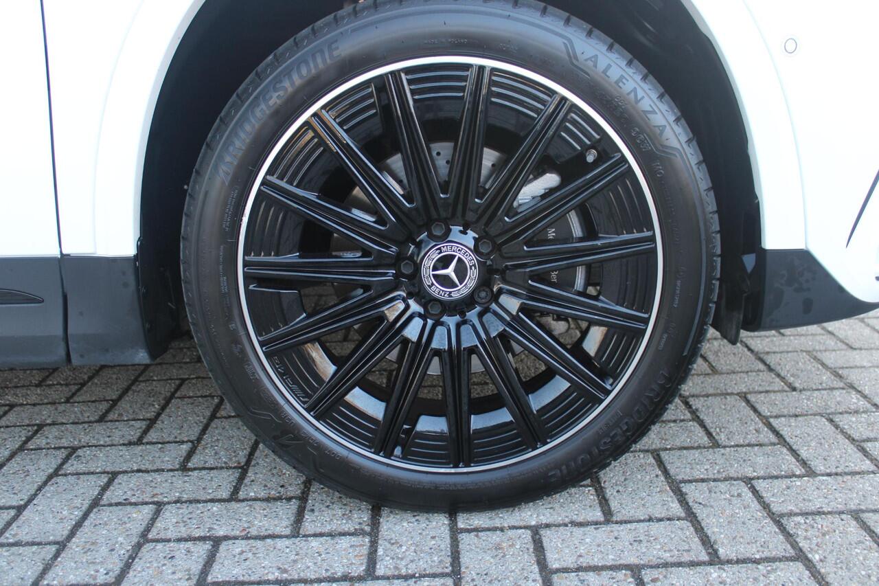 Mercedes-Benz GLA-KLASSE 250 e AMG LINE "NIEUW MODEL!" | PANORAMISCH SCHUIF/KANTEL DAK | SFEER VERLICHTING | ELEKTRISCH BEDIENBARE VOORSTOELEN MET GEHEUGENFUNCTIE EN "ZITKINEMATICA" | DRAADLOZE APPLE CARPLAY/ANDROID AUTO | NIGHT PAKKET: DAKRELING ZWART, ZIJRUITEN EN ACHTERRUITEN 