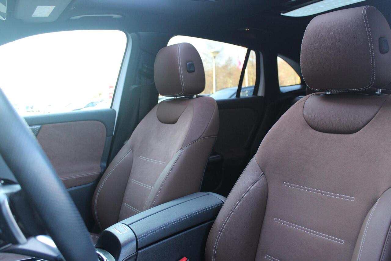 Mercedes-Benz GLA-KLASSE 250 e AMG LINE "NIEUW MODEL!" | PANORAMISCH SCHUIF/KANTEL DAK | SFEER VERLICHTING | ELEKTRISCH BEDIENBARE VOORSTOELEN MET GEHEUGENFUNCTIE EN "ZITKINEMATICA" | DRAADLOZE APPLE CARPLAY/ANDROID AUTO | NIGHT PAKKET: DAKRELING ZWART, ZIJRUITEN EN ACHTERRUITEN 