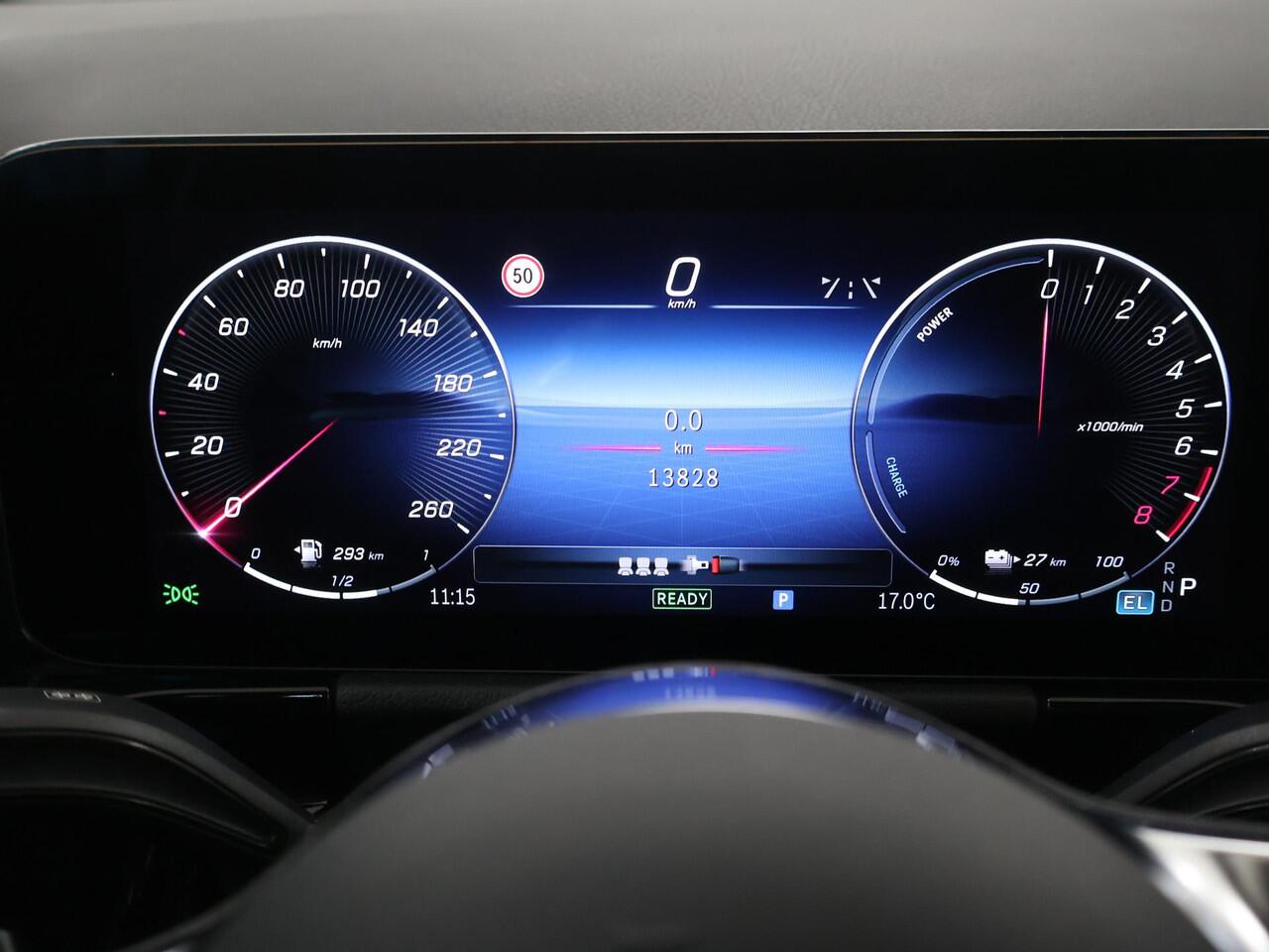 Mercedes-Benz GLA-KLASSE 250 e Luxury Line | Trekhaak | Getint glas | Apple carplay | Stuurverwarming |