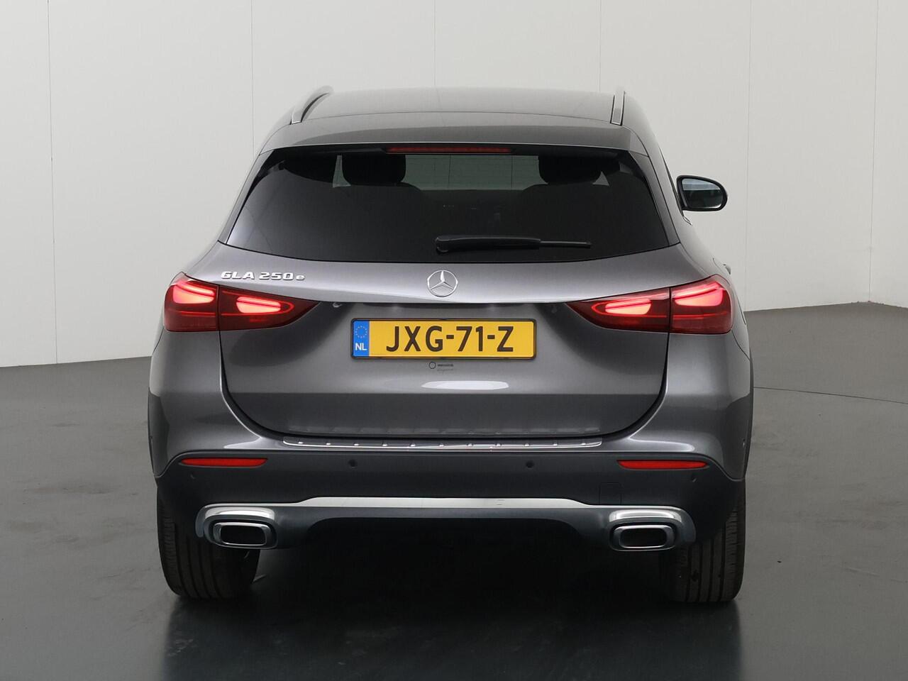 Mercedes-Benz GLA-KLASSE 250 e Luxury Line | Trekhaak | Getint glas | Apple carplay | Stuurverwarming |