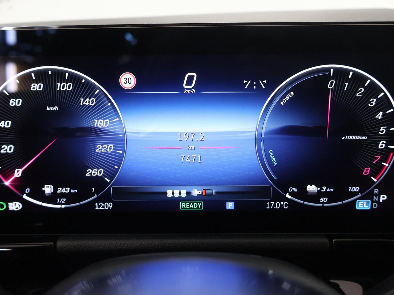 Mercedes-Benz GLA-KLASSE 250 e Luxury Line | Stoelverwarming | Night pakket | Winter pakket | Trekhaak |