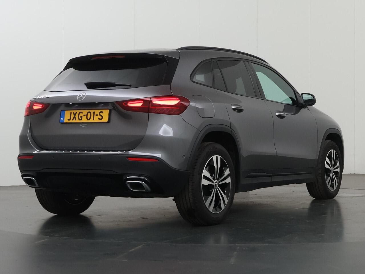 Mercedes-Benz GLA-KLASSE 250 e Luxury Line | Stoelverwarming | Night pakket | Winter pakket | Trekhaak |