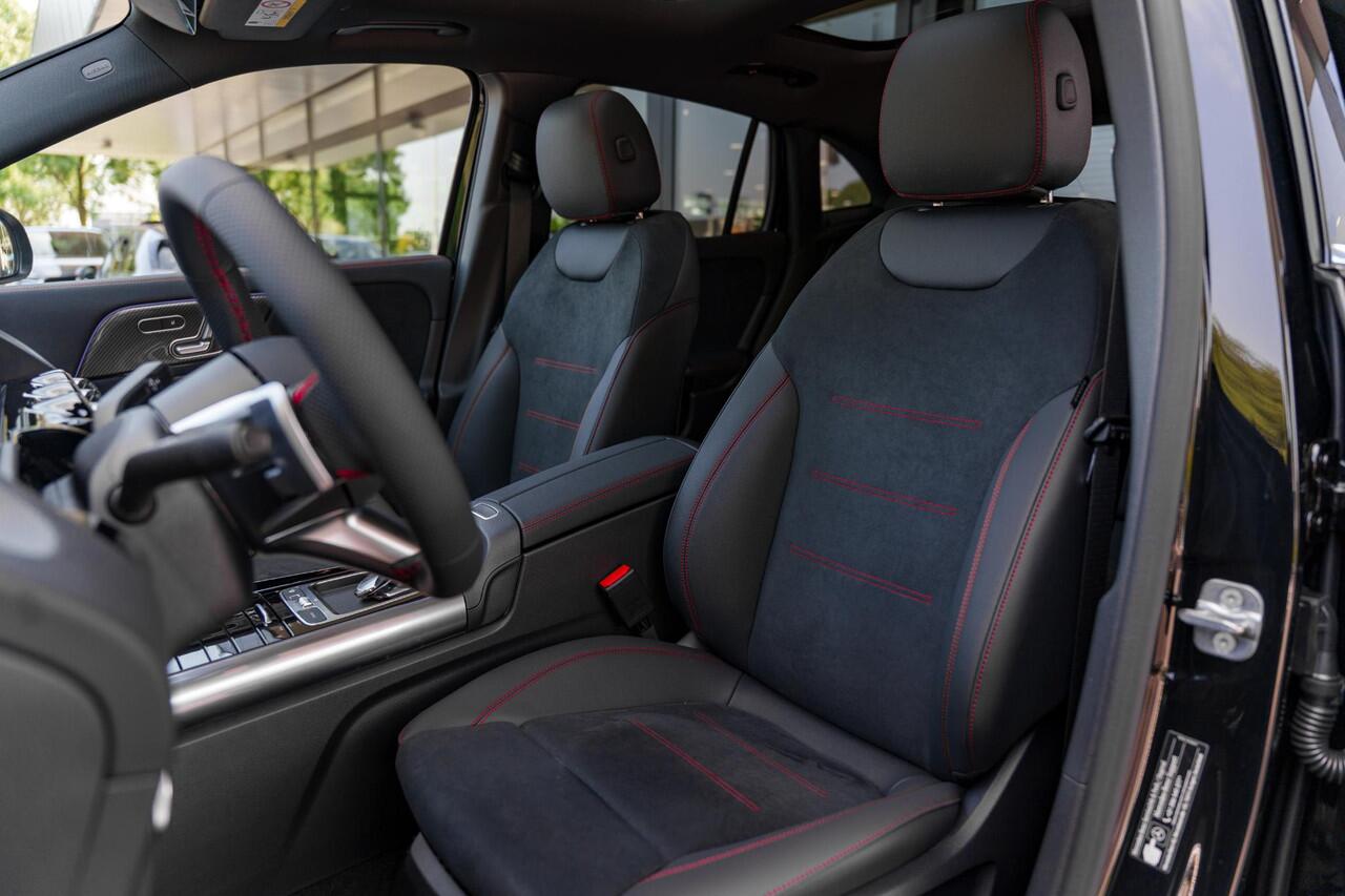 Mercedes-Benz GLA-KLASSE 250e Business Solution AMG | Premium Plus pakket | Panoramaschuifdak | Stoelverwarming | 360° camera | Premium Plus | Head-up display | Dodehoekassistent |