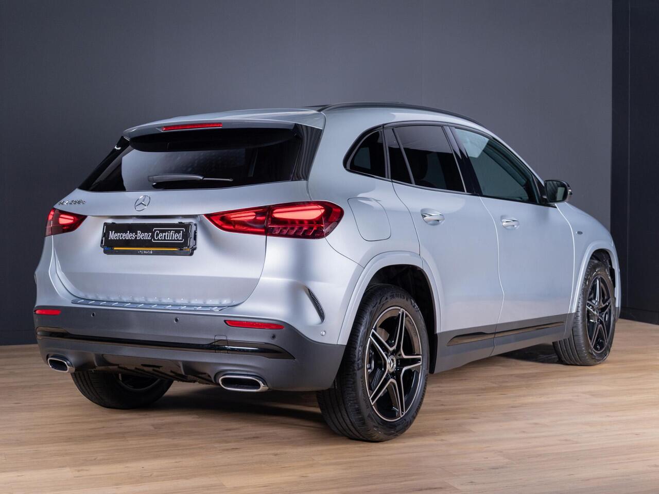 Mercedes-Benz GLA-KLASSE 250 e Business Solution AMG Panorama dak | Trekhaak