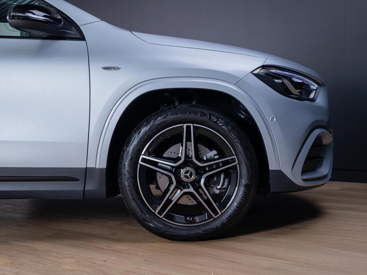 Mercedes-Benz GLA-KLASSE 250 e Business Solution AMG Panorama dak | Trekhaak