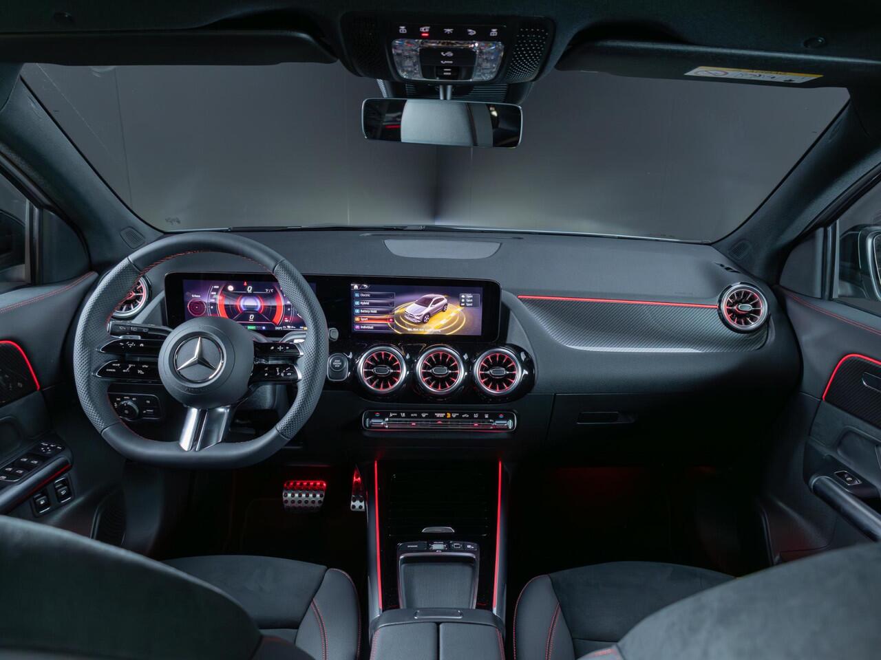 Mercedes-Benz GLA-KLASSE 250 e Business Solution AMG Panorama dak | Trekhaak