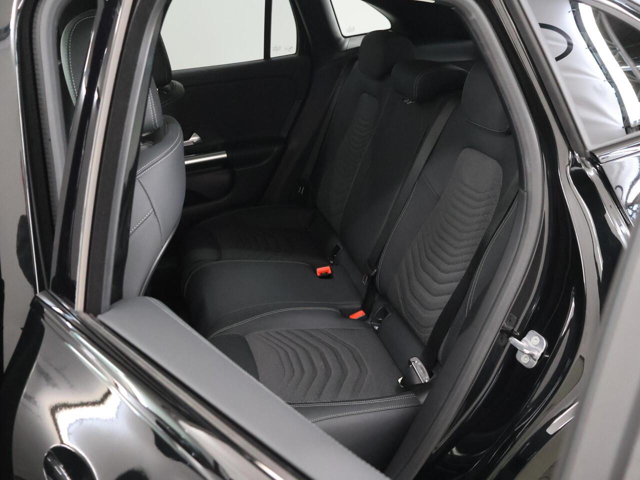 Mercedes-Benz GLA-KLASSE 250 e Luxury Line | Trekhaak | Night pakket | Multibeam | Winter pakket | Parkeercamera |