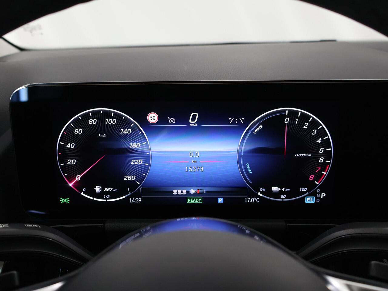 Mercedes-Benz GLA-KLASSE 250 e Luxury Line | Trekhaak | Night pakket | Multibeam | Winter pakket | Parkeercamera |