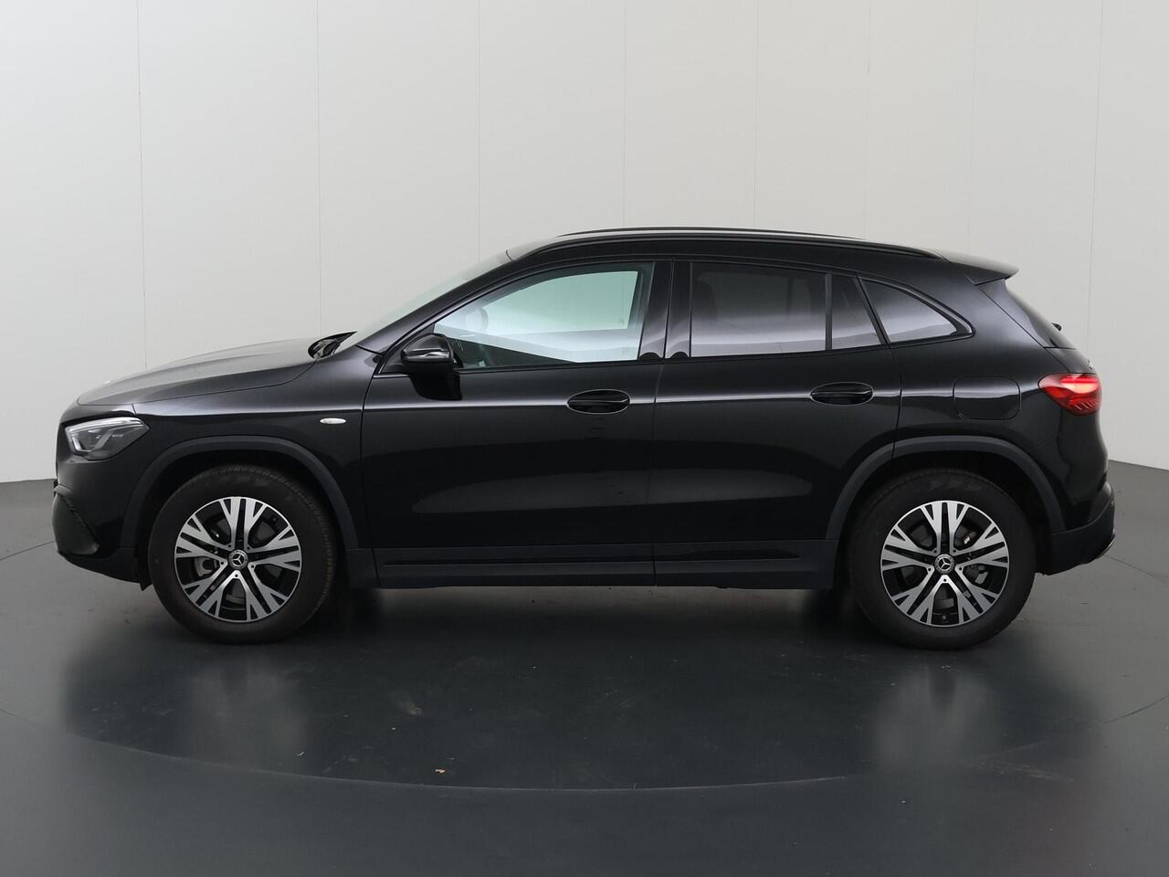 Mercedes-Benz GLA-KLASSE 250 e Luxury Line | Trekhaak | Night pakket | Multibeam | Winter pakket | Parkeercamera |