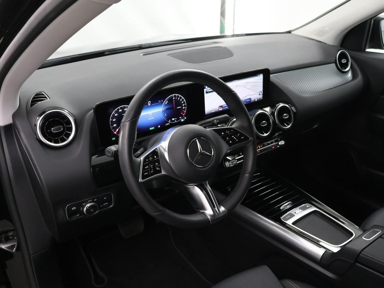 Mercedes-Benz GLA-KLASSE 250 e Luxury Line | Trekhaak | Night pakket | Multibeam | Winter pakket | Parkeercamera |