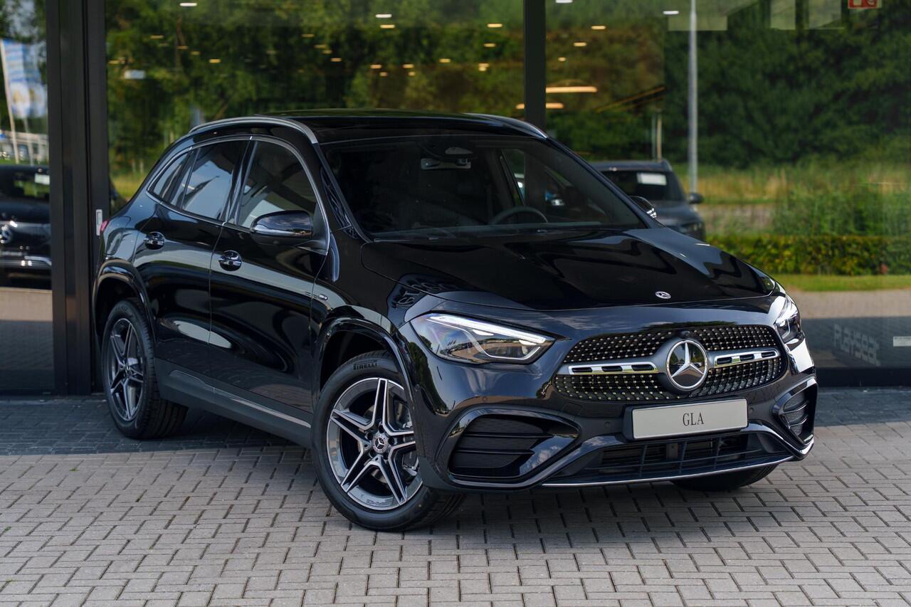 Mercedes-Benz GLA-KLASSE 250e Business Solution AMG | Premium Plus pakket | Panoramaschuifdak | Stoelverwarming | 360° camera | Premium Plus | Head-up display | Dodehoekassistent |