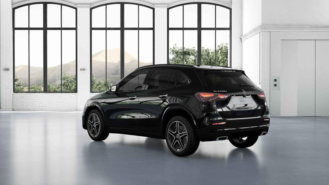 Mercedes-Benz GLA-KLASSE 250e Business Solution AMG | Panoramaschuifdak | Stoelverwarming | Nightpakket | Achteruitrijcamera | Led koplampen |