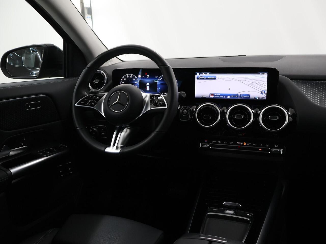 Mercedes-Benz GLA-KLASSE 250 e Luxury Line | Trekhaak | Night pakket | Multibeam | Winter pakket | Parkeercamera |