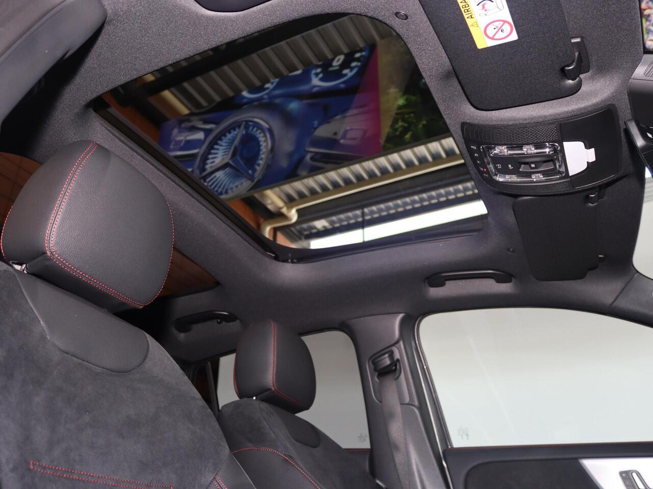 Mercedes-Benz GLA-KLASSE 180 Business Solution AMG | Panoramadak | Premium Plus | HUD | Elek. Uitklapbare Trekhaak | Multibeam LED | Keyless Entry/Go |