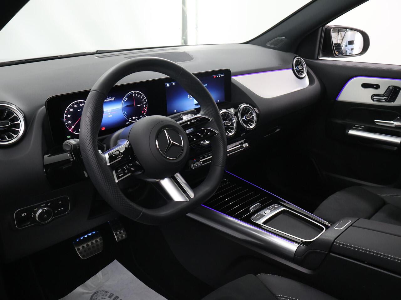 Mercedes-Benz GLA-KLASSE 250 e AMG Line | Panoramadak | Trekhaak | 20 inch | Night pakket |