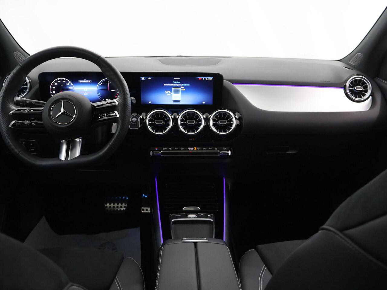 Mercedes-Benz GLA-KLASSE 250 e AMG Line | Panoramadak | Trekhaak | 20 inch | Night pakket |