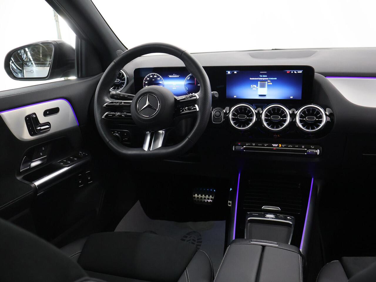 Mercedes-Benz GLA-KLASSE 250 e AMG Line | Panoramadak | Trekhaak | 20 inch | Night pakket |