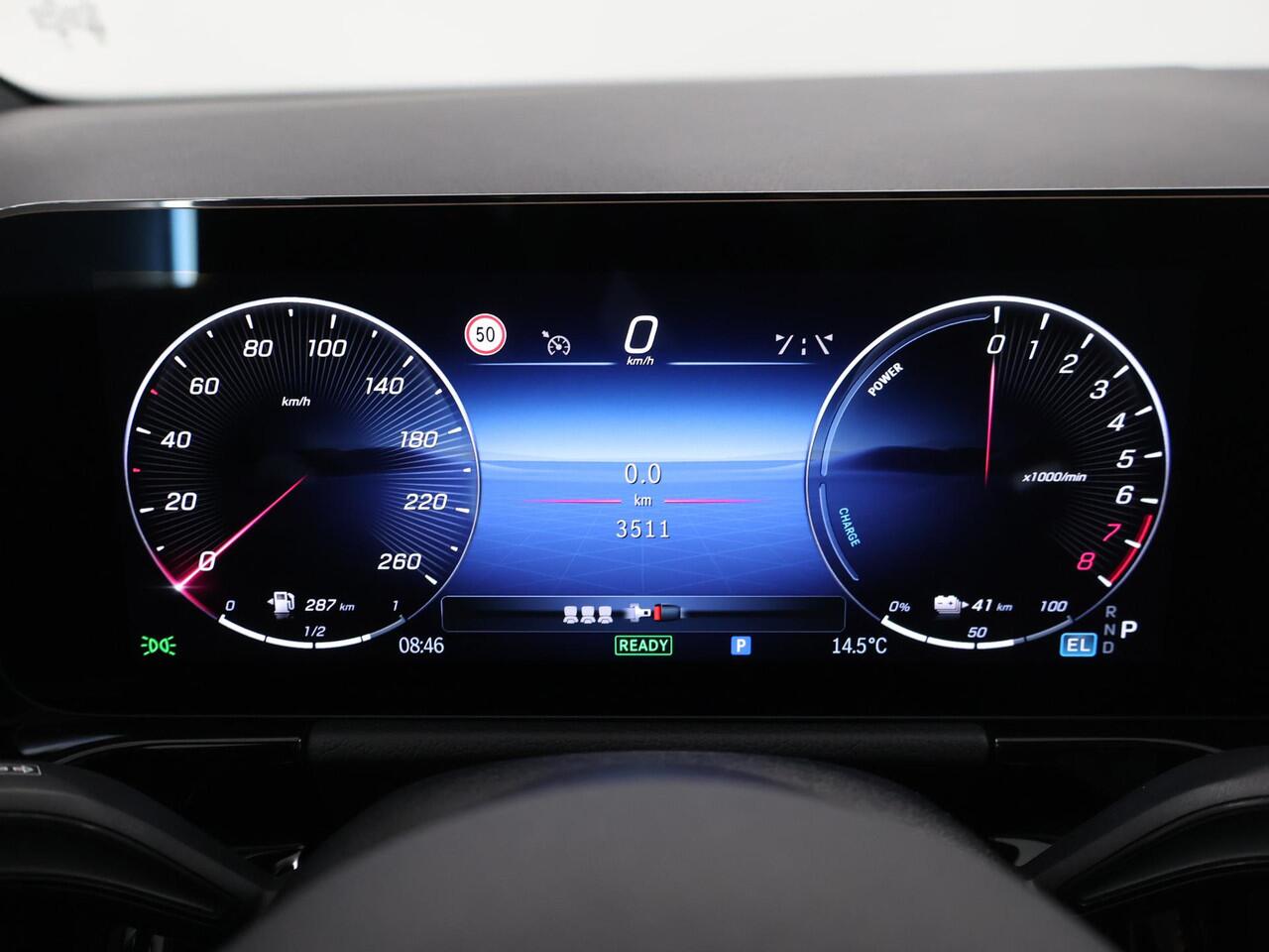 Mercedes-Benz GLA-KLASSE 250 e AMG Line | Panoramadak | Trekhaak | 20 inch | Night pakket |