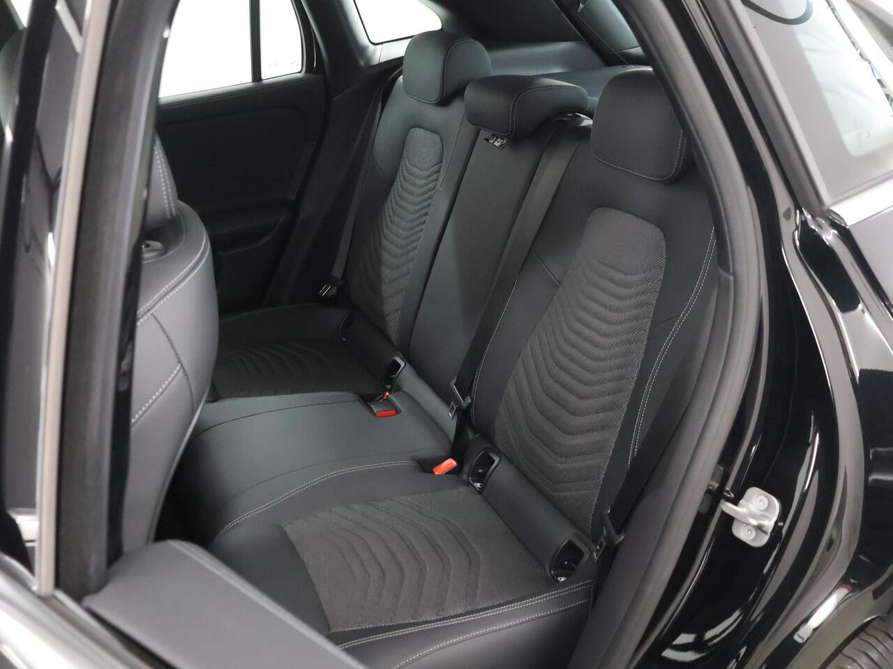 Mercedes-Benz GLA-KLASSE 250 e Luxury Line | Elektrische achterklep | Winter pakket | Achteruitrijcamera |