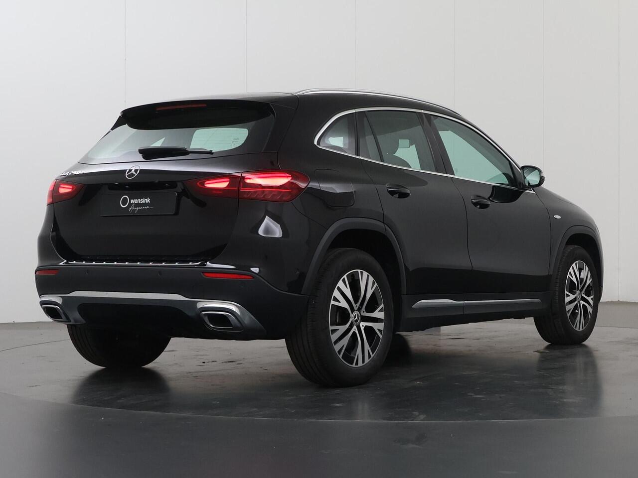 Mercedes-Benz GLA-KLASSE 250 e Luxury Line | Elektrische achterklep | Winter pakket | Achteruitrijcamera |