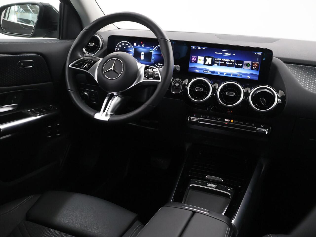Mercedes-Benz GLA-KLASSE 250 e Luxury Line | Elektrische achterklep | Winter pakket | Achteruitrijcamera |