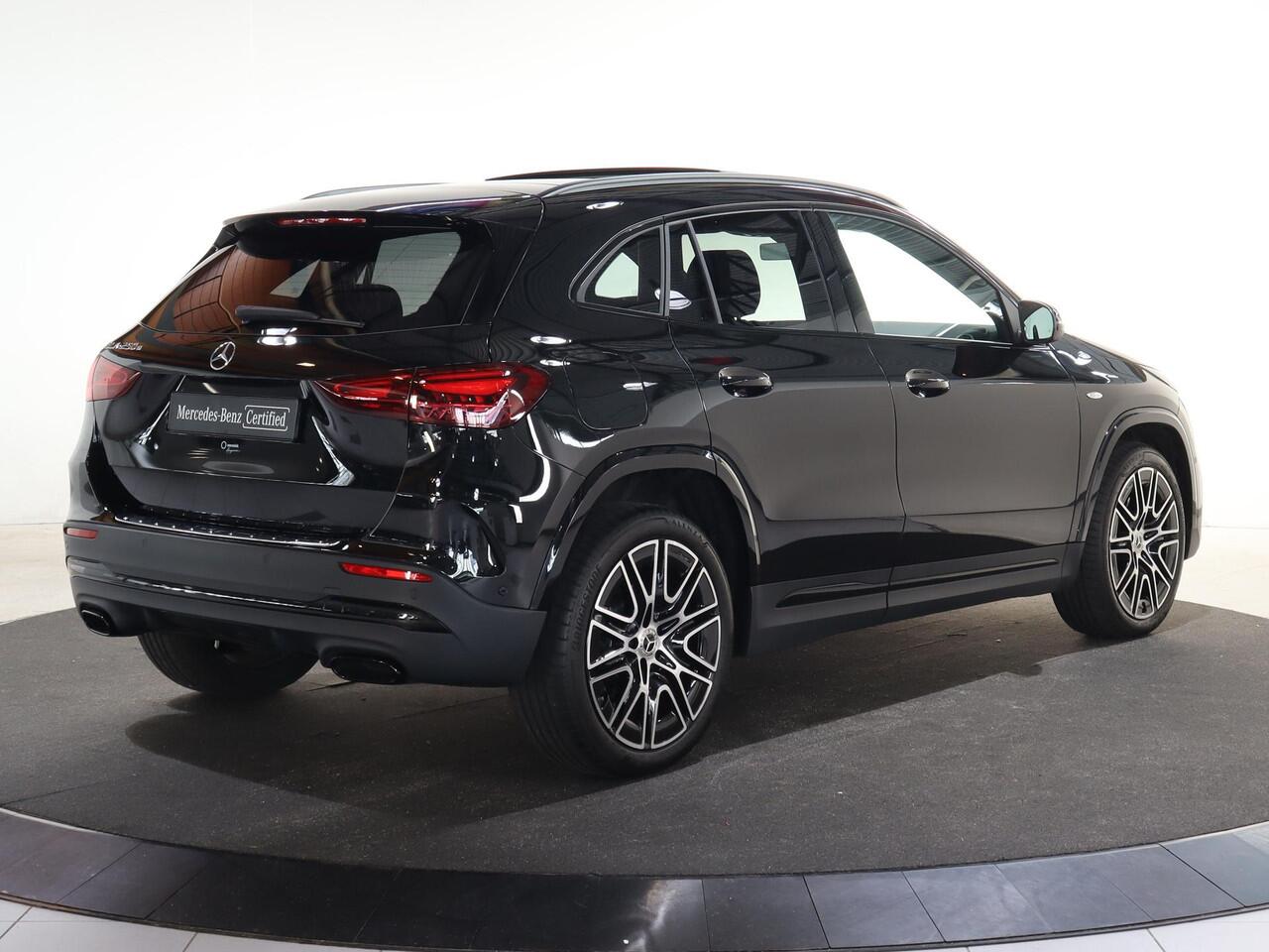 Mercedes-Benz GLA-KLASSE 250 e AMG Line | Trekhaak | Panoramadak | Night pakket | 20 inch |