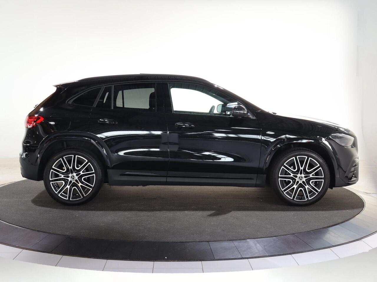 Mercedes-Benz GLA-KLASSE 250 e AMG Line | Trekhaak | Panoramadak | Night pakket | 20 inch |