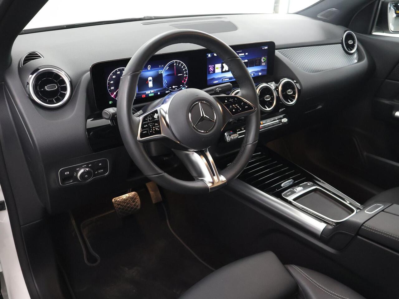 Mercedes-Benz GLA-KLASSE 250 e Luxury Line | Night pakket | Trekhaak | Winter pakket |