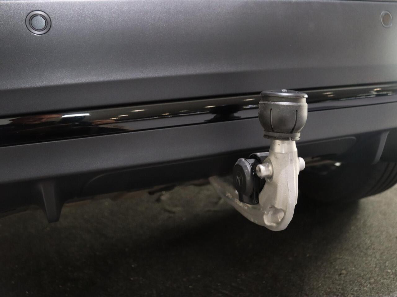 Mercedes-Benz GLA-KLASSE 250 e Business Solution AMG | Trekhaak | Winterpack | Dodehoek detectie | Apple Carplay |