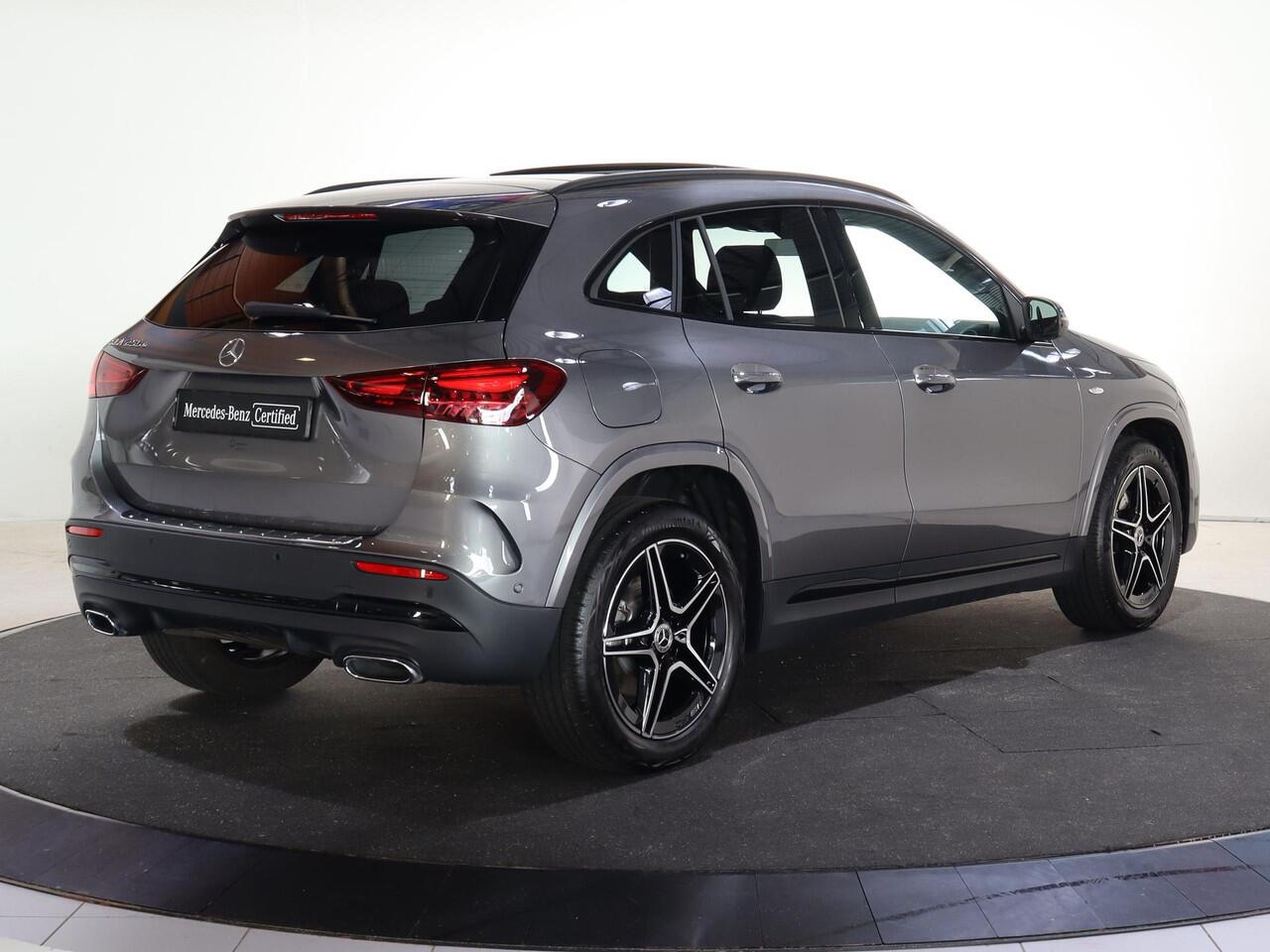 Mercedes-Benz GLA-KLASSE 250 e Business Solution AMG | Trekhaak | Winterpack | Dodehoek detectie | Apple Carplay |