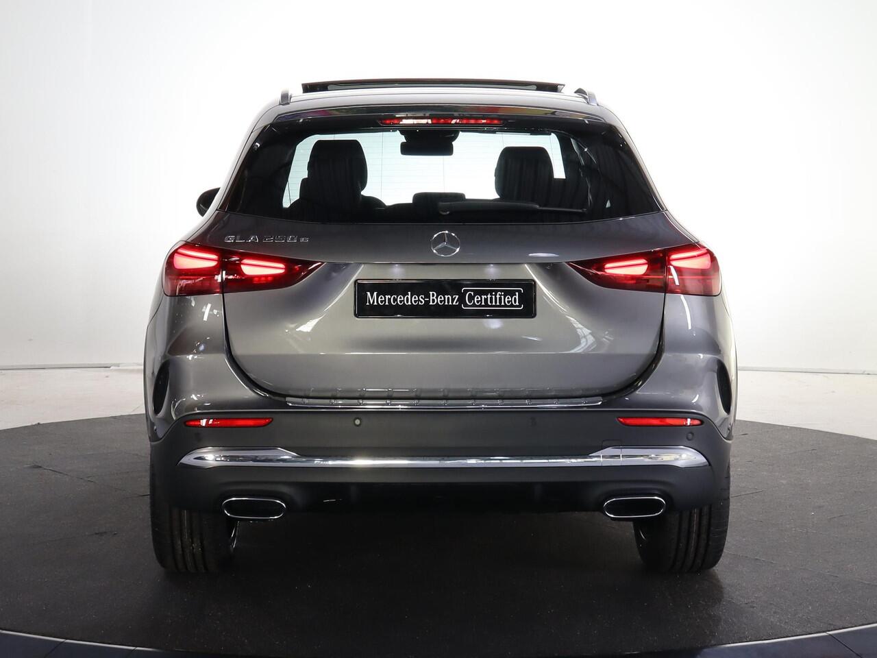 Mercedes-Benz GLA-KLASSE 250e Business Solution AMG | Premium Plus | Panoramaschuifdak | Head-up | Burmester | Winterpakket |